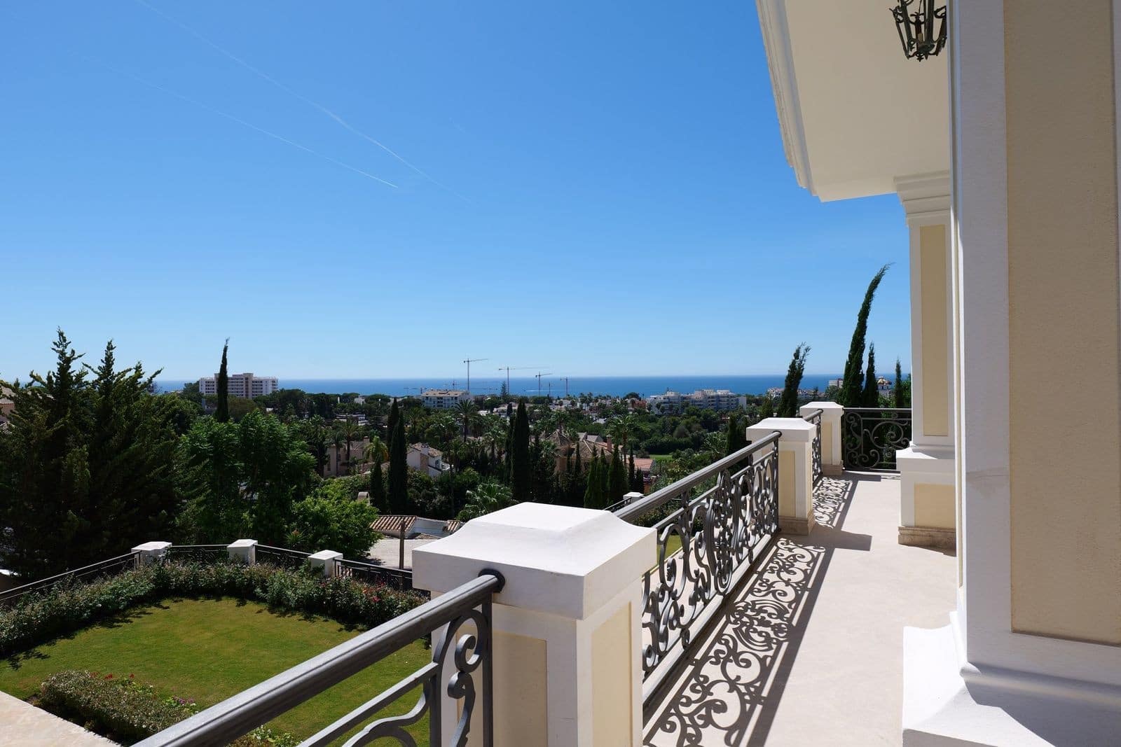 4 sypialnia Willa na sprzedaż w Marbella z basenem garażem - 3 790 000 € (Ref: 9924326)