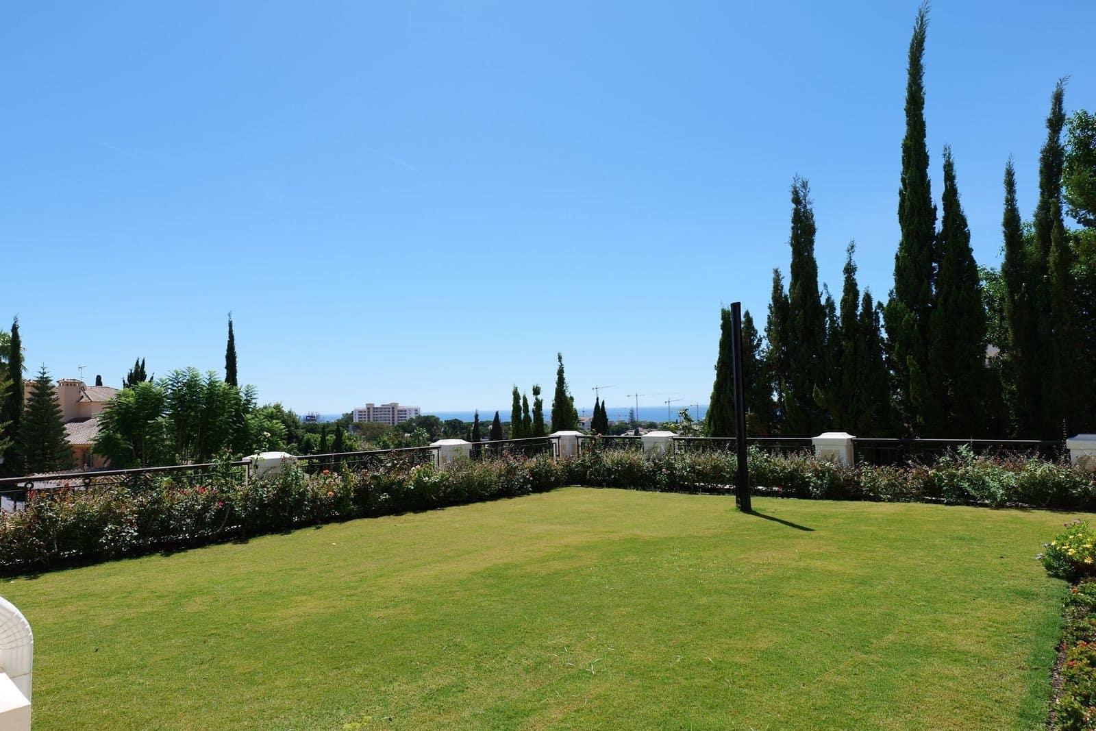4 sypialnia Willa na sprzedaż w Marbella z basenem garażem - 3 790 000 € (Ref: 9924326)