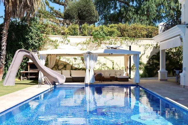 4 sypialnia Willa na sprzedaż w Marbella z basenem garażem - 3 790 000 € (Ref: 9924326)
