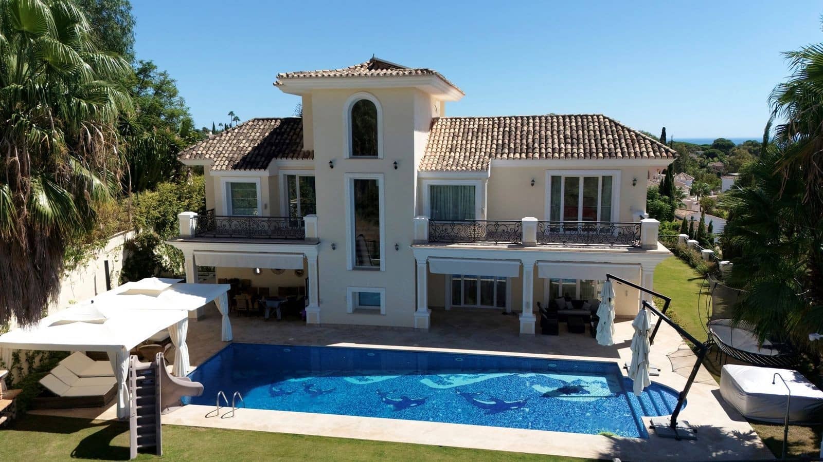 4 sypialnia Willa na sprzedaż w Marbella z basenem garażem - 3 790 000 € (Ref: 9924326)