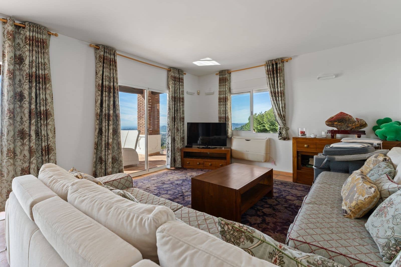3 bedroom Villa for sale in Mijas with pool garage - € 1,460,000 (Ref: 9924327)