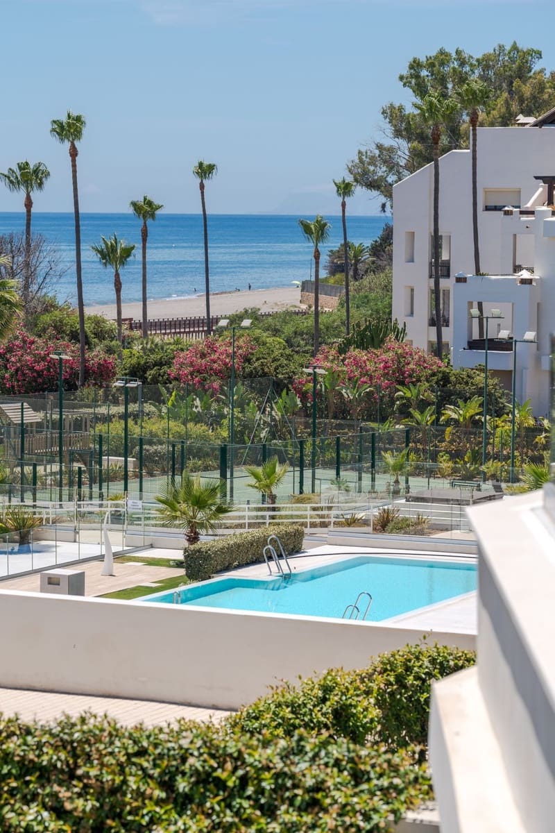 3 soveværelse Lejlighed til salg i New Golden Mile med swimmingpool garage - € 1.895.000 (Ref: 9924331)