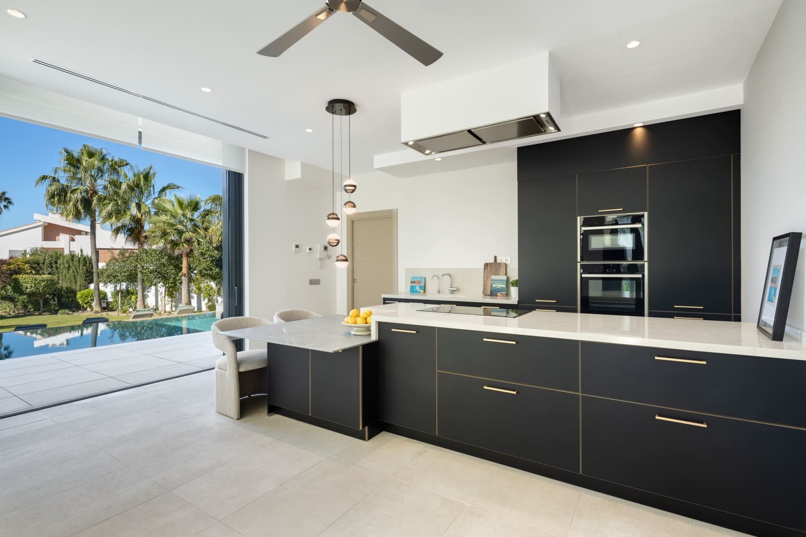 5 bedroom Villa for sale in Nueva Andalucia with pool garage - € 3,950,000 (Ref: 9927072)