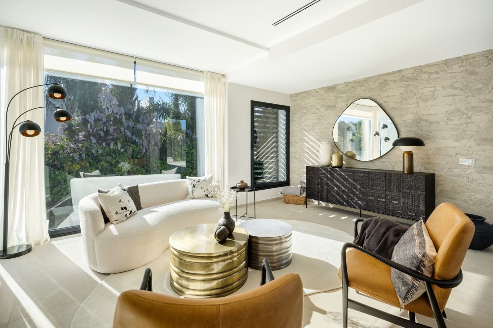 5 bedroom Villa for sale in Nueva Andalucia with pool garage - € 3,950,000 (Ref: 9927072)