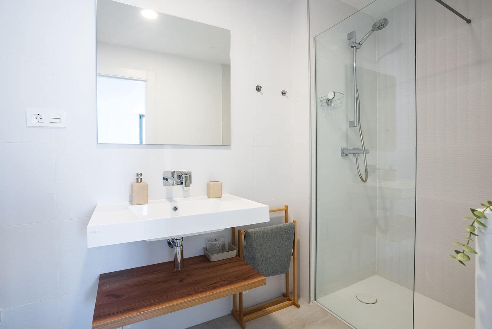 4 Zimmer Haus zu verkaufen in El Chaparral mit Pool Garage - 899.900 € (Ref: 9937875)