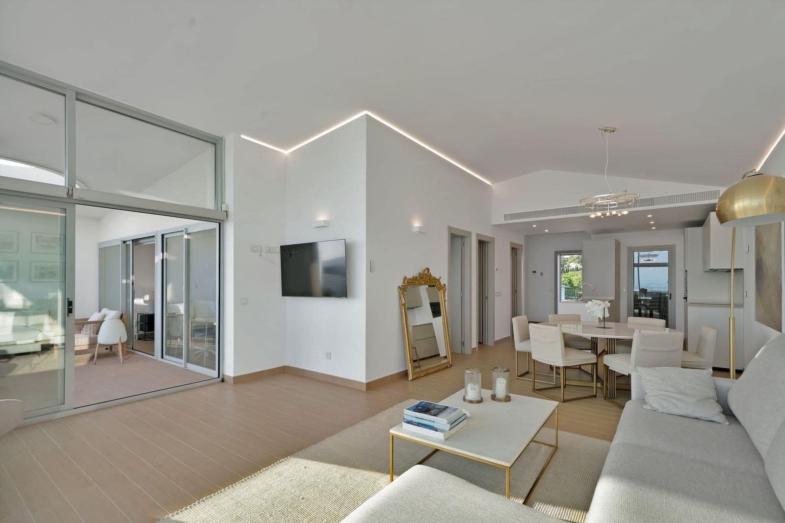 3 slaapkamer Penthouse te koop in Fuengirola met zwembad garage - € 1.149.900 (Ref: 9937876)