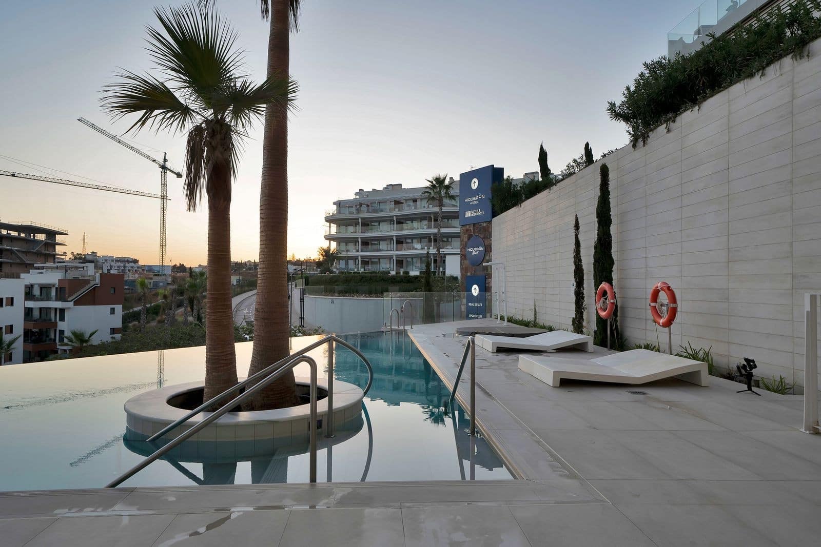 3 slaapkamer Penthouse te koop in Fuengirola met zwembad garage - € 1.149.900 (Ref: 9937876)