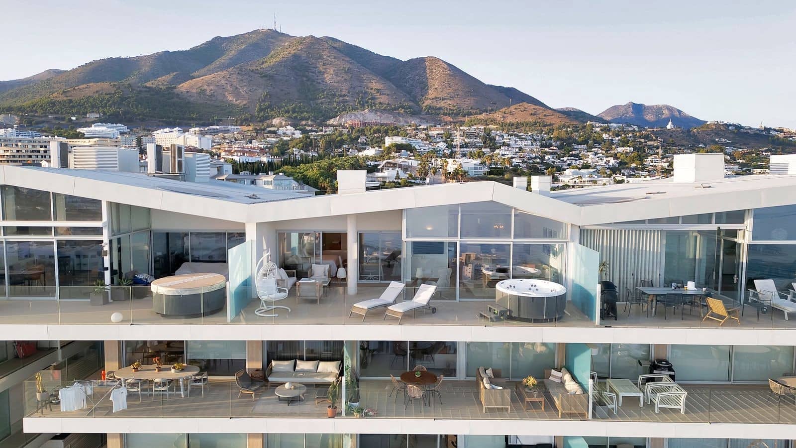 3 slaapkamer Penthouse te koop in Fuengirola met zwembad garage - € 1.149.900 (Ref: 9937876)