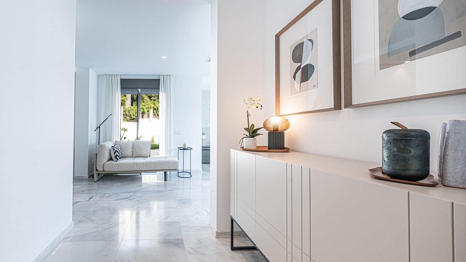 5 bedroom Villa for sale in Marbella with pool garage - € 4,500,000 (Ref: 9939671)
