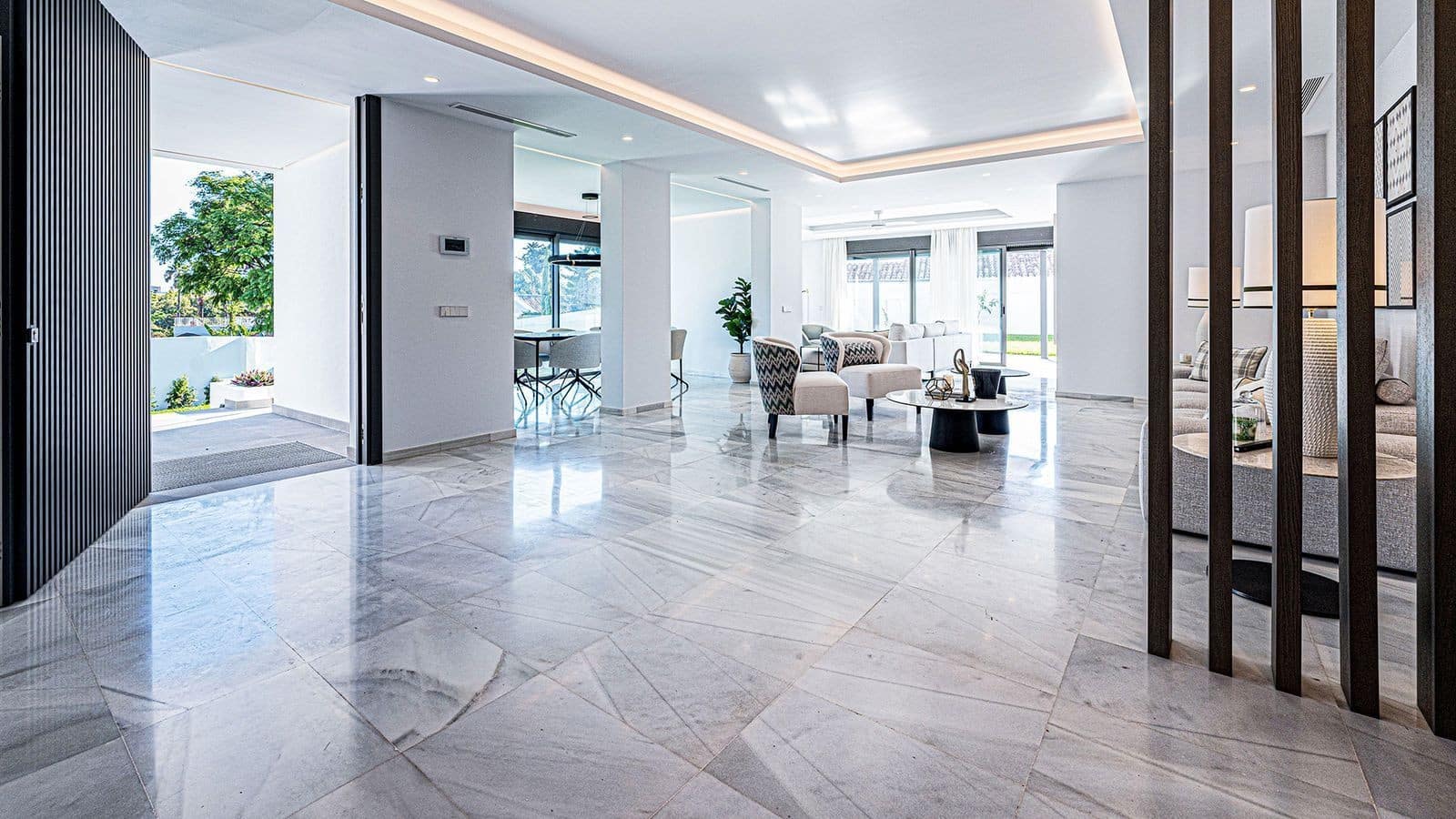 5 bedroom Villa for sale in Marbella with pool garage - € 4,500,000 (Ref: 9939671)