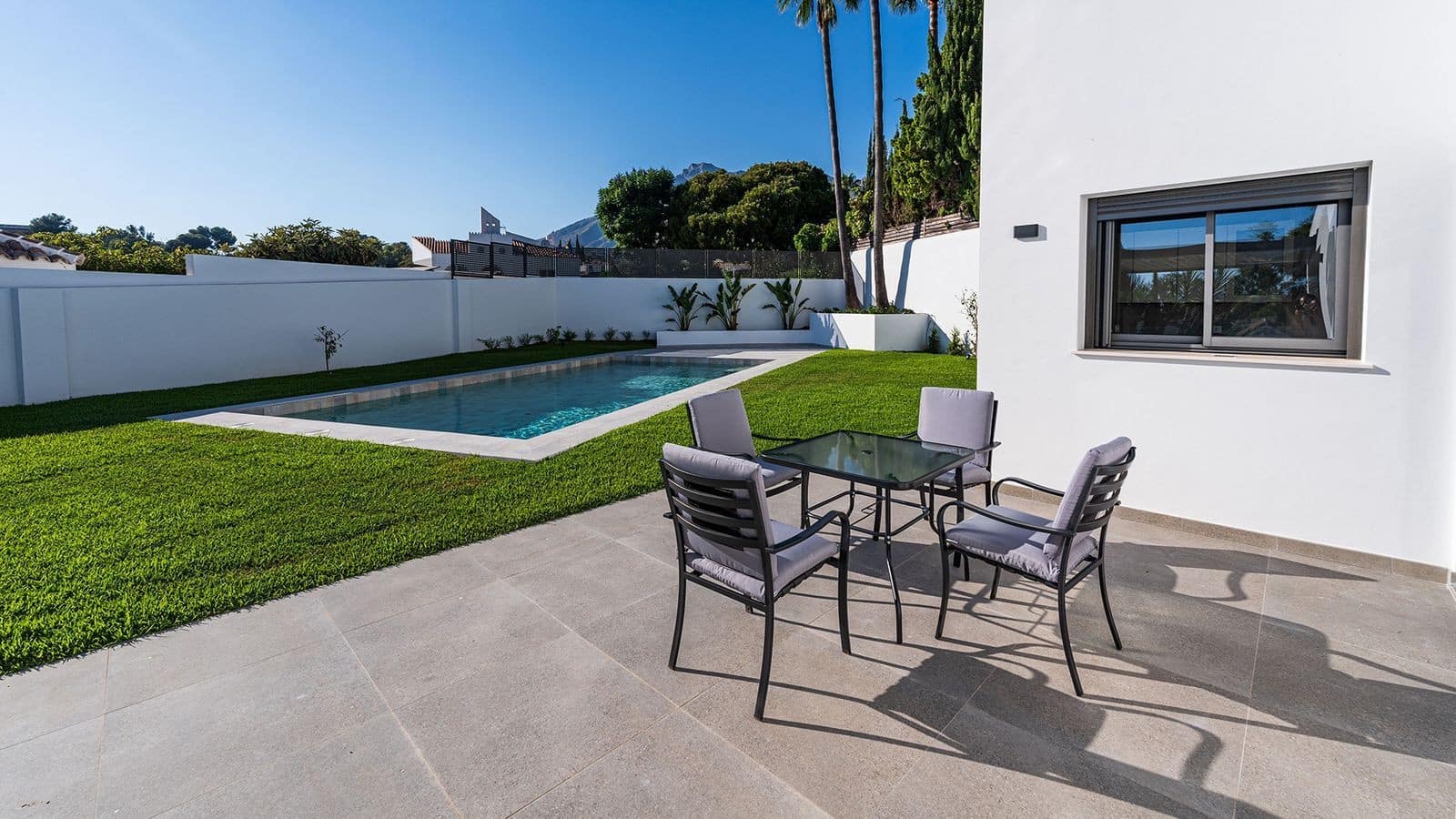5 bedroom Villa for sale in Marbella with pool garage - € 4,500,000 (Ref: 9939671)