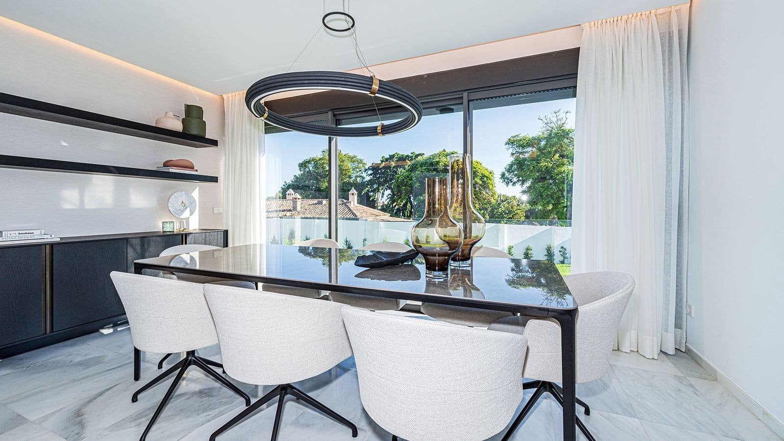 5 bedroom Villa for sale in Marbella with pool garage - € 4,500,000 (Ref: 9939671)