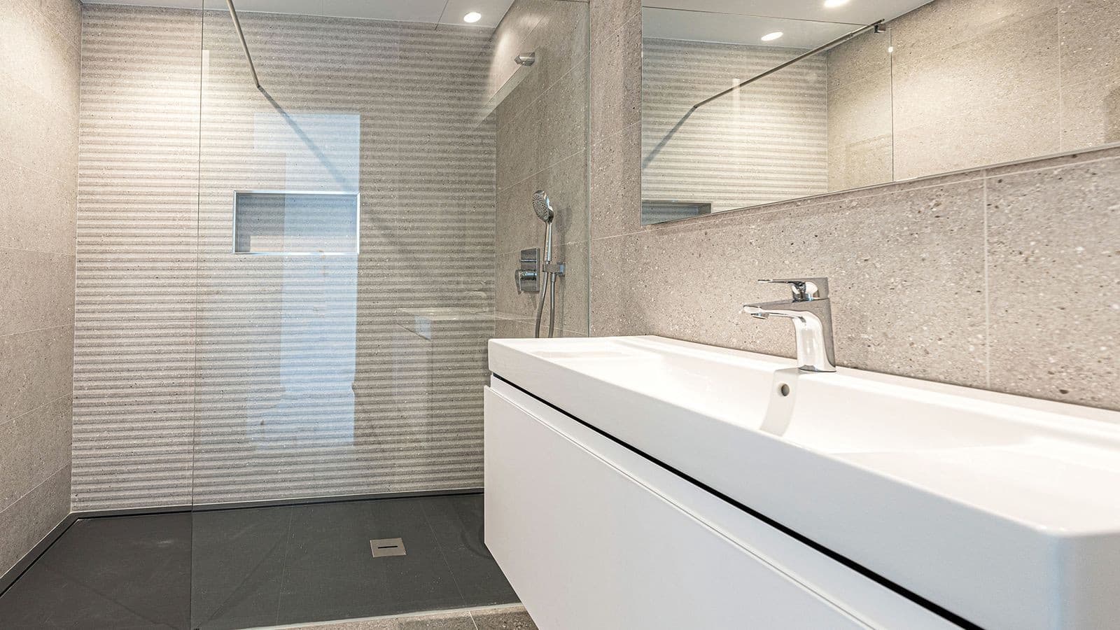 5 bedroom Villa for sale in Marbella with pool garage - € 4,500,000 (Ref: 9939671)