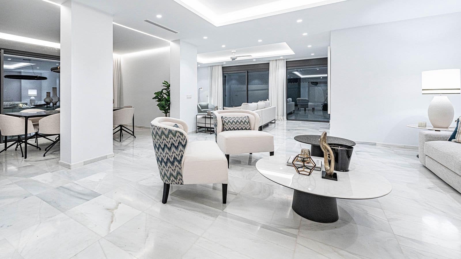 5 bedroom Villa for sale in Marbella with pool garage - € 4,500,000 (Ref: 9939671)
