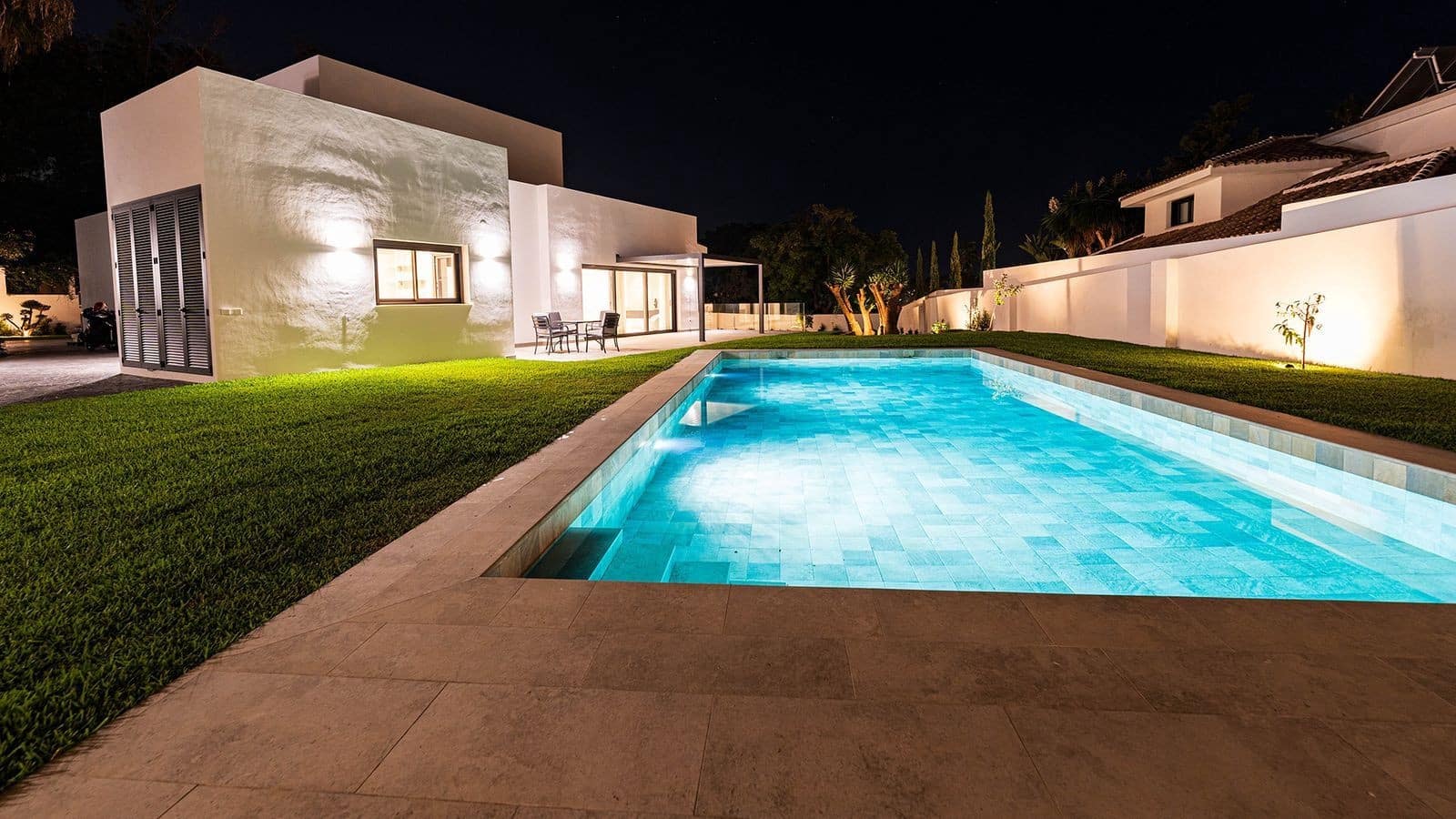 5 bedroom Villa for sale in Marbella with pool garage - € 4,500,000 (Ref: 9939671)