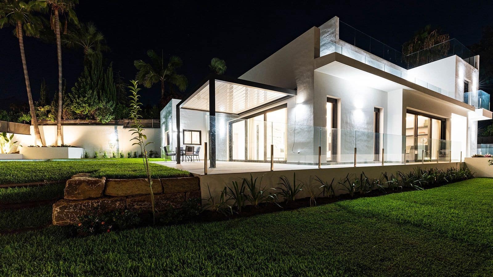 5 bedroom Villa for sale in Marbella with pool garage - € 4,500,000 (Ref: 9939671)