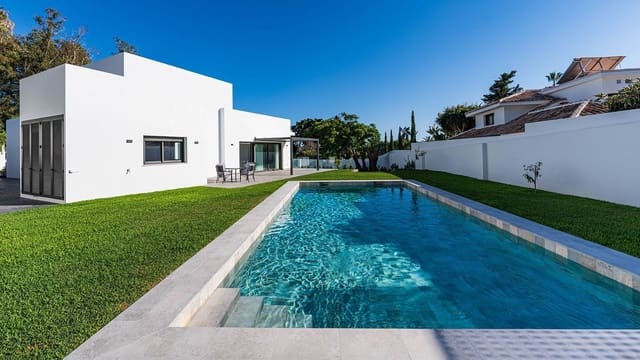 5 bedroom Villa for sale in Marbella with pool garage - € 4,500,000 (Ref: 9939671)