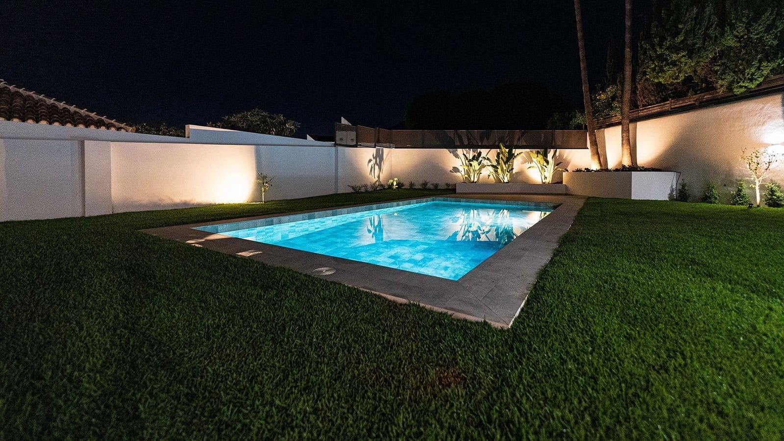 5 bedroom Villa for sale in Marbella with pool garage - € 4,500,000 (Ref: 9939671)