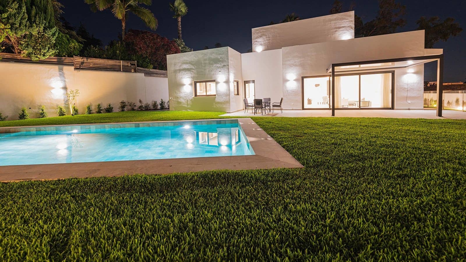 5 bedroom Villa for sale in Marbella with pool garage - € 4,500,000 (Ref: 9939671)