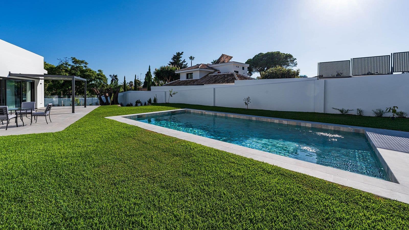 5 bedroom Villa for sale in Marbella with pool garage - € 4,500,000 (Ref: 9939671)