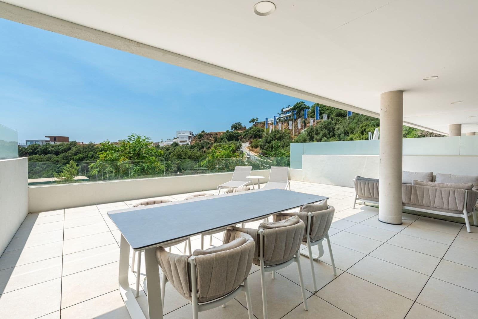 2 bedroom Apartment for sale in Marbella with pool garage - € 540,000 (Ref: 9939672)