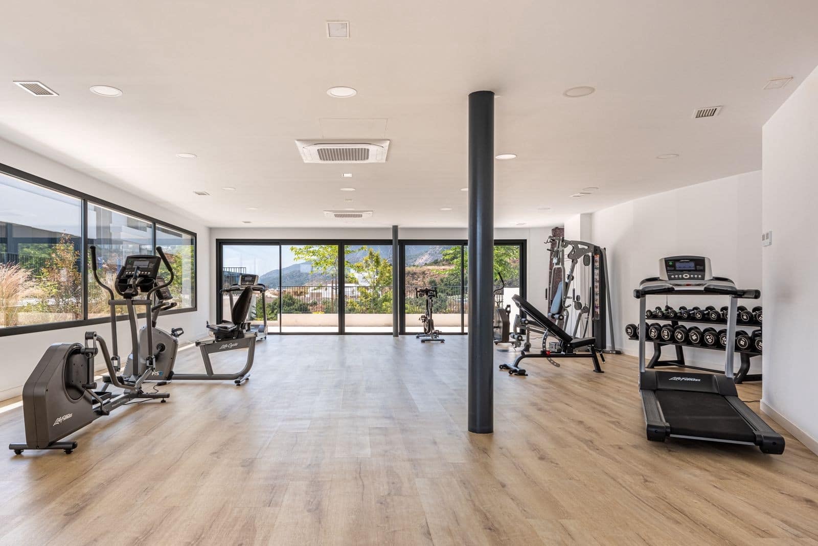 2 bedroom Apartment for sale in Marbella with pool garage - € 540,000 (Ref: 9939672)