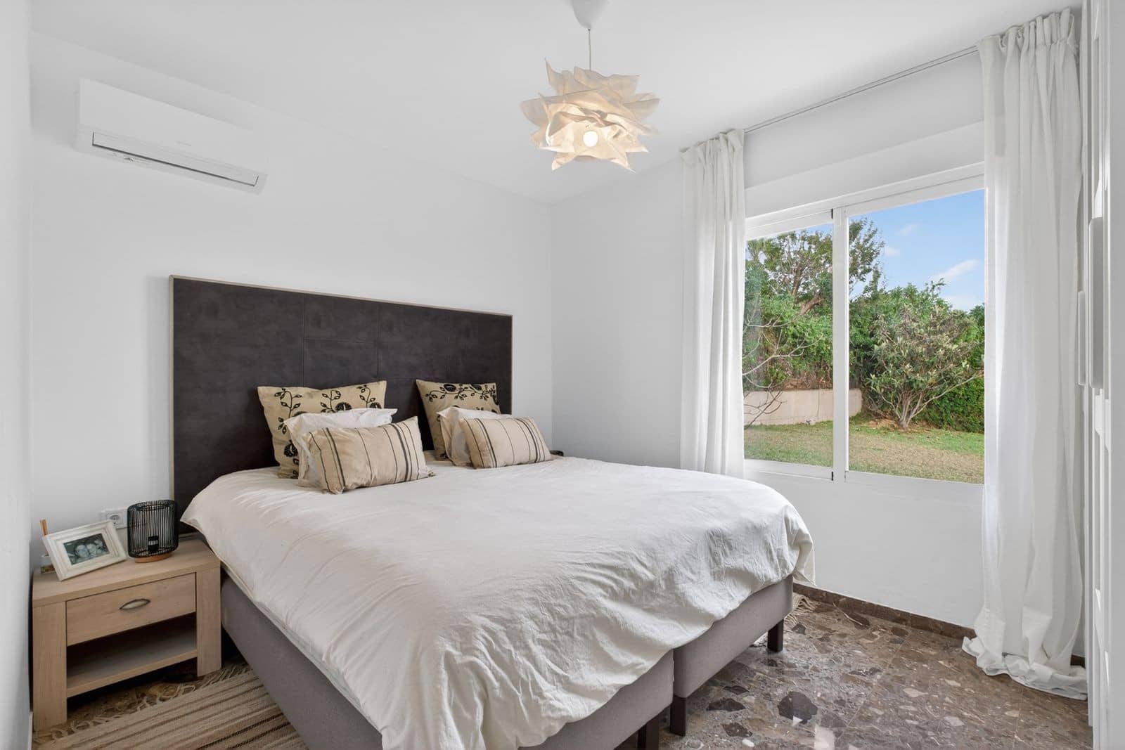 4 quarto Moradia para venda em Marbella com piscina garagem - 1 550 000 € (Ref: 9939674)