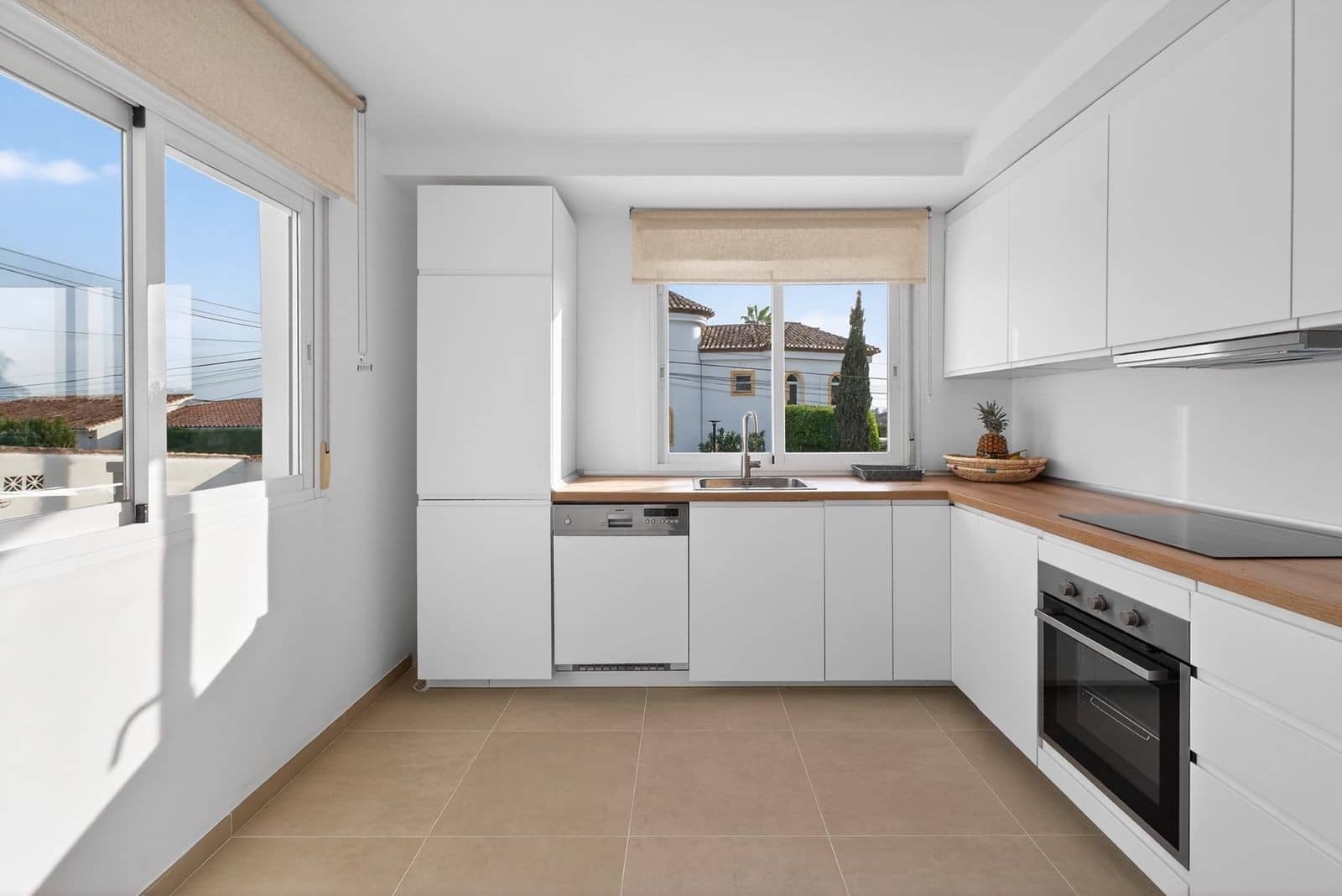 4 quarto Moradia para venda em Marbella com piscina garagem - 1 550 000 € (Ref: 9939674)