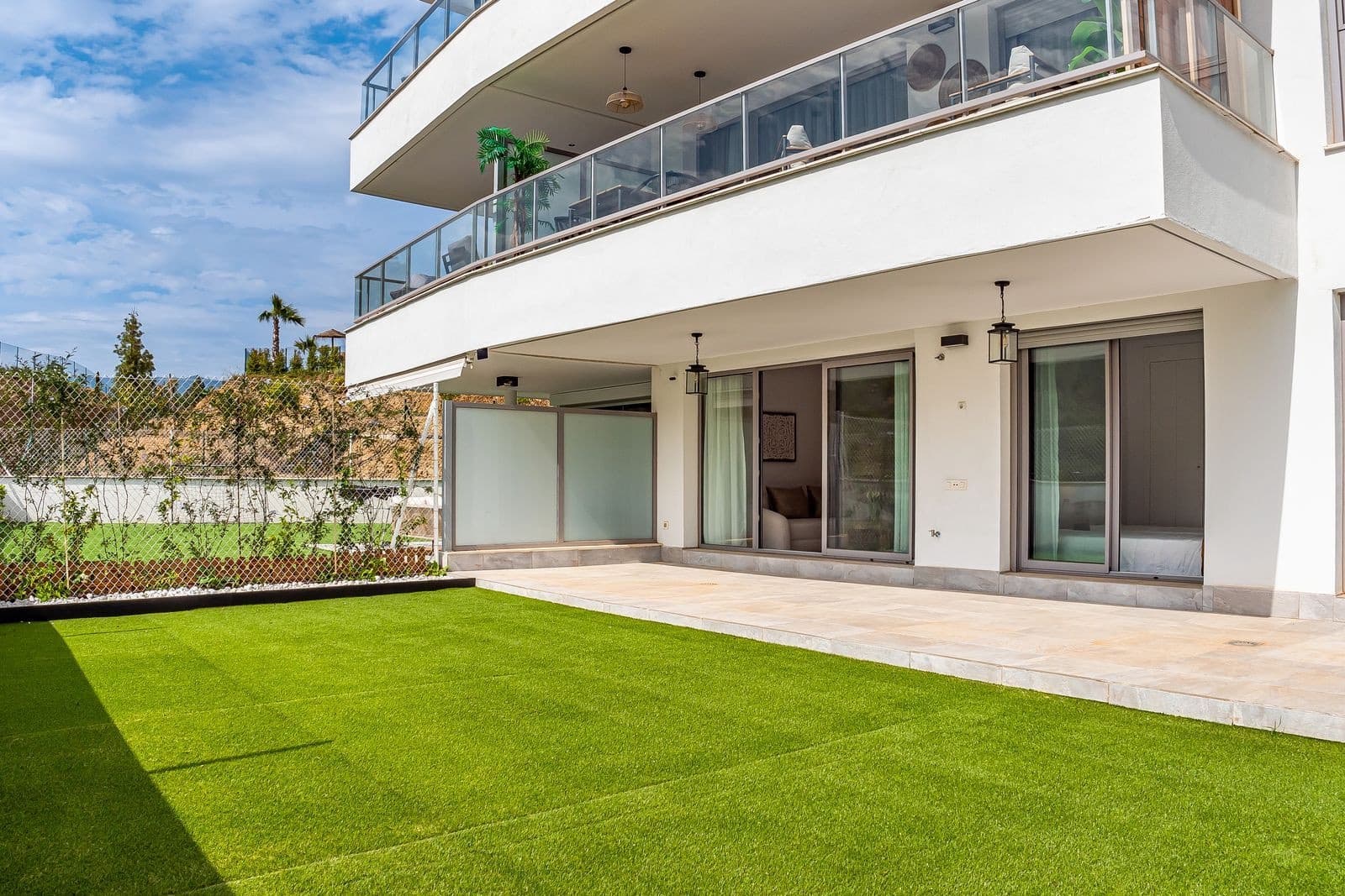 2 soveværelse Lejlighed til salg i Mijas Costa med swimmingpool garage - € 465.000 (Ref: 9939675)