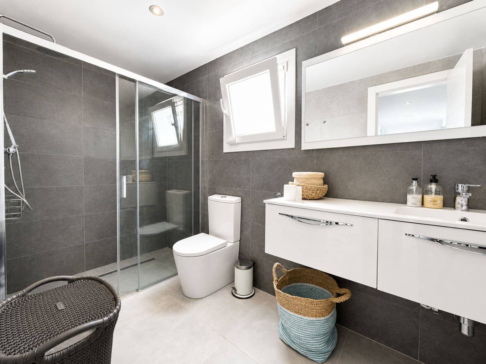 Chalet de 4 habitaciones en La Cala de Mijas en venta con piscina garaje - 2.095.000 € (Ref: 9939676)