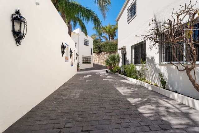 6 sypialnia Willa na sprzedaż w Benalmádena z basenem garażem - 2 595 000 € (Ref: 9939679)