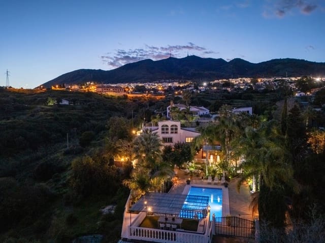 6 sypialnia Willa na sprzedaż w Benalmádena z basenem garażem - 2 595 000 € (Ref: 9939679)