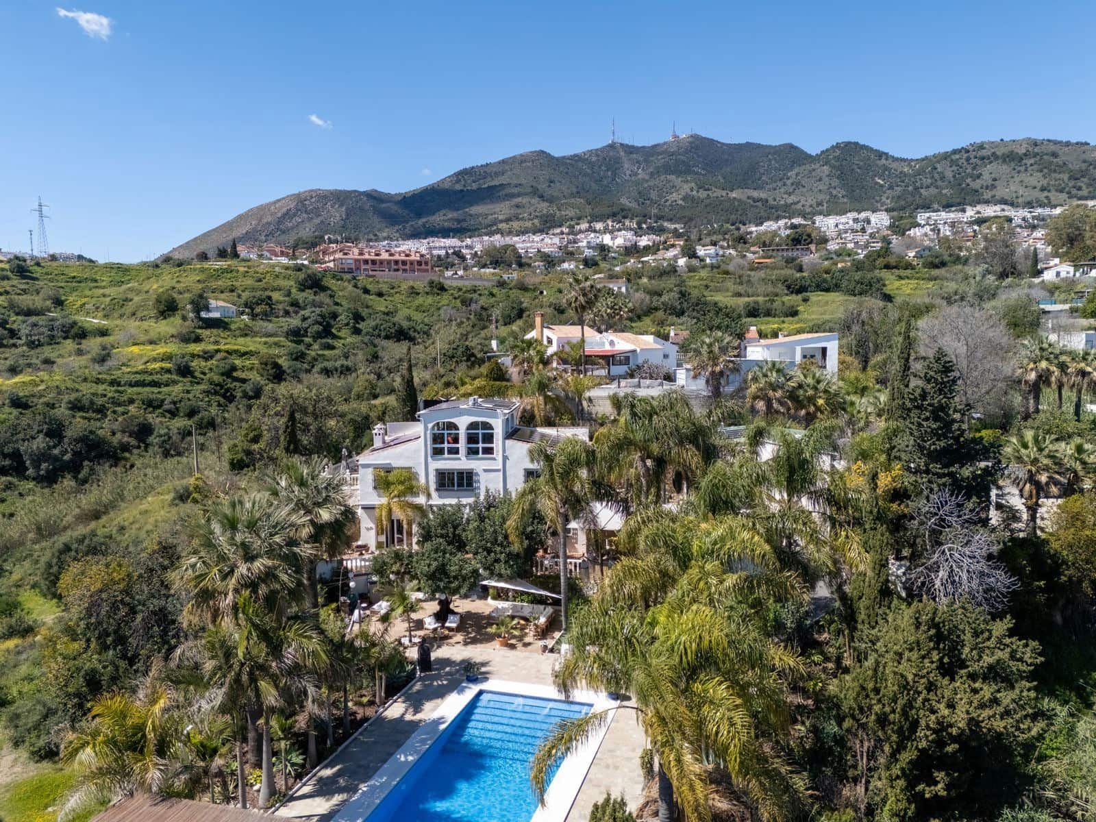 6 Zimmer Villa zu verkaufen in Benalmadena mit Pool Garage - 2.595.000 € (Ref: 9939679)