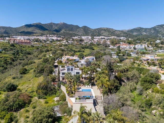 6 sypialnia Willa na sprzedaż w Benalmádena z basenem garażem - 2 595 000 € (Ref: 9939679)
