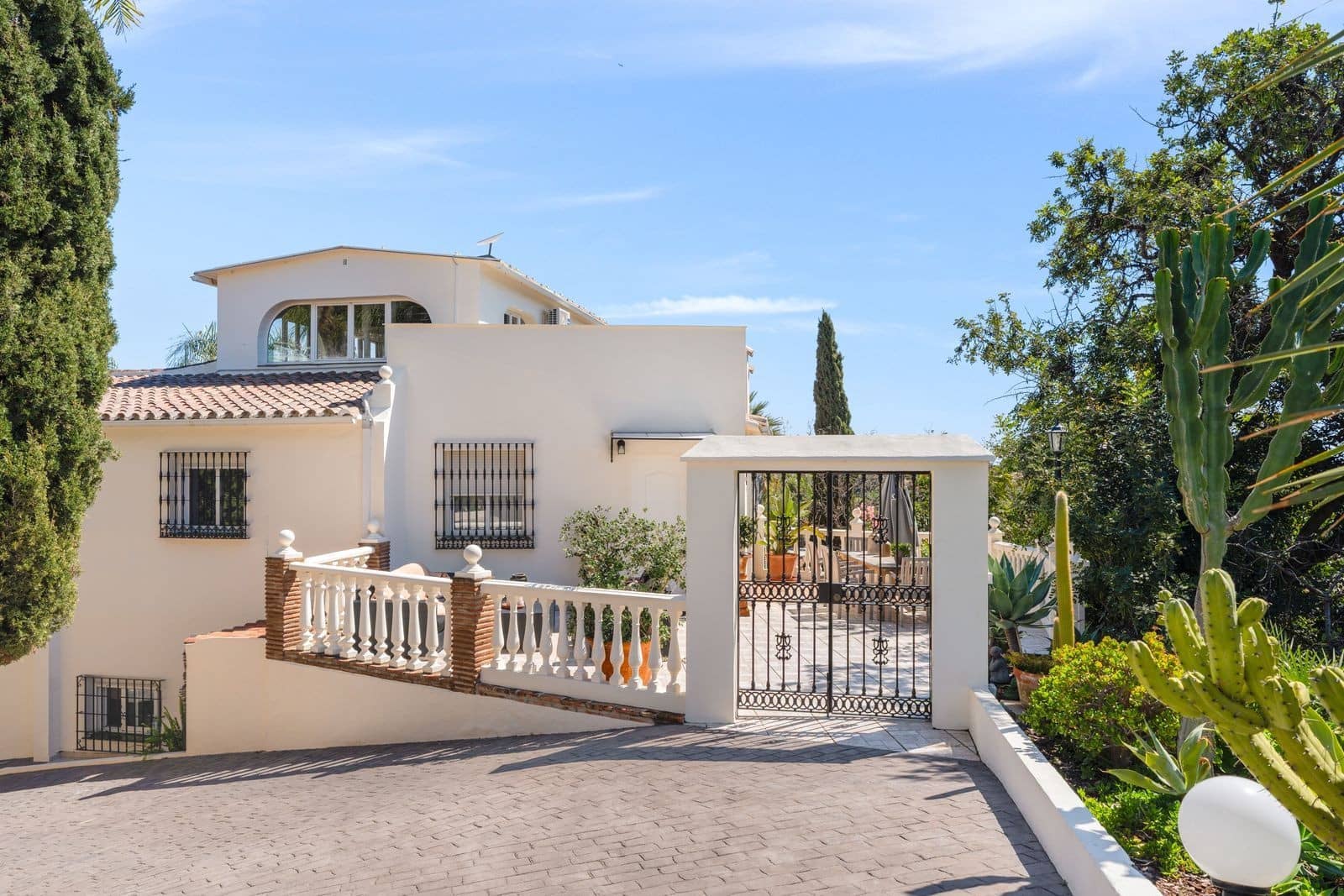 6 Zimmer Villa zu verkaufen in Benalmadena mit Pool Garage - 2.595.000 € (Ref: 9939679)