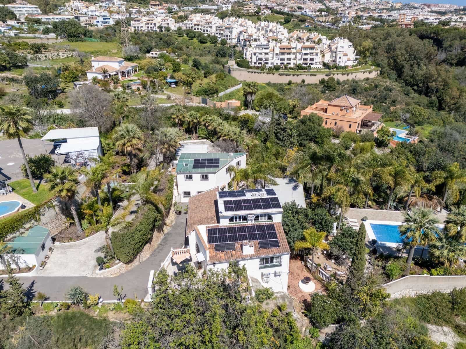 6 Zimmer Villa zu verkaufen in Benalmadena mit Pool Garage - 2.595.000 € (Ref: 9939679)