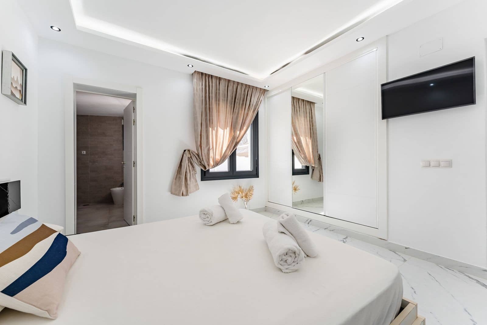 4 Zimmer Villa zu verkaufen in Riviera del Sol mit Pool Garage - 1.350.000 € (Ref: 9939680)