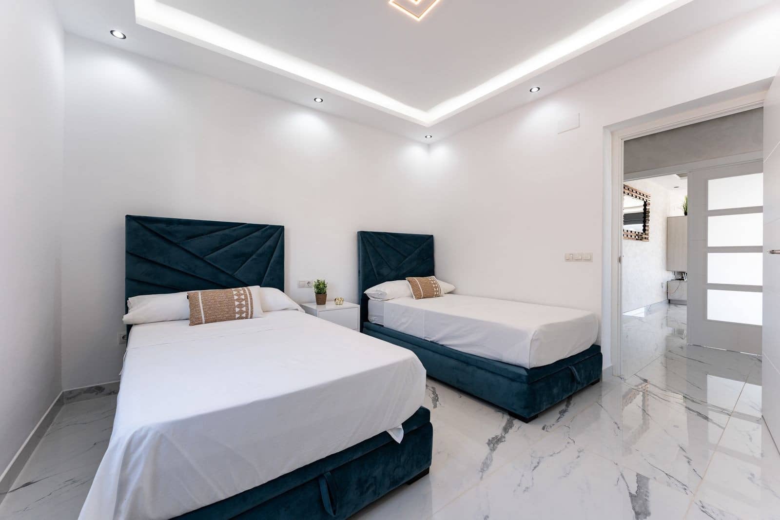 4 Zimmer Villa zu verkaufen in Riviera del Sol mit Pool Garage - 1.350.000 € (Ref: 9939680)