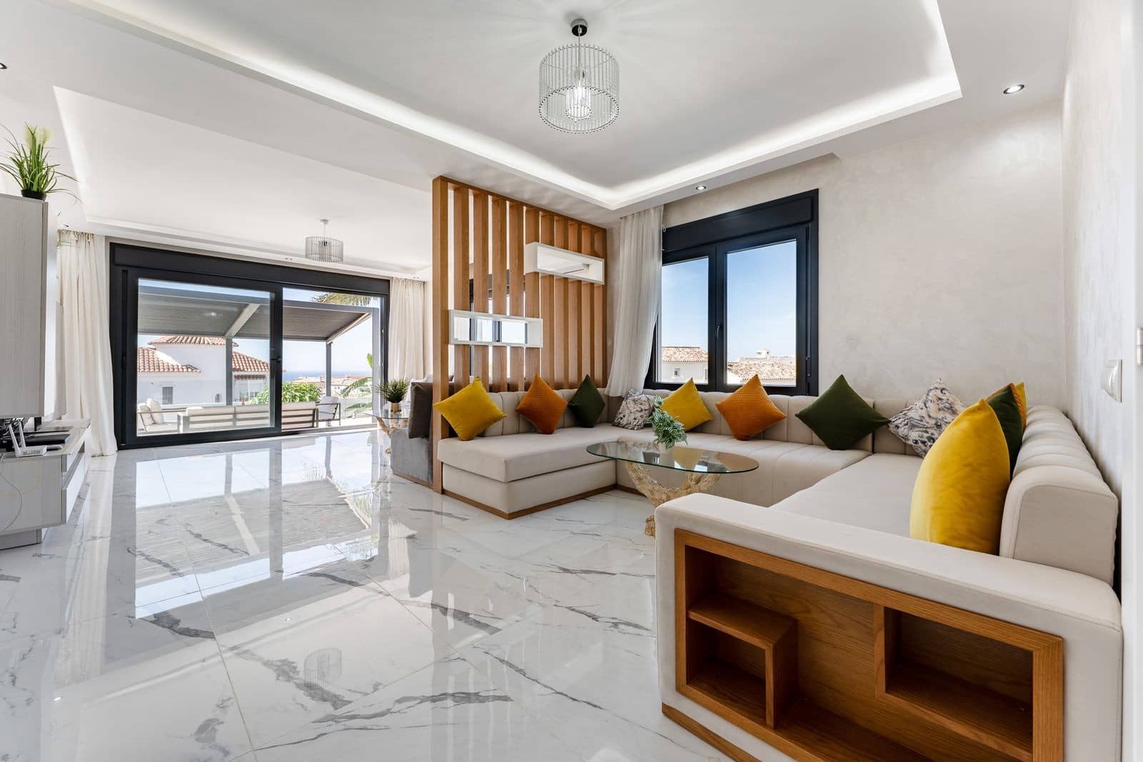 4 Zimmer Villa zu verkaufen in Riviera del Sol mit Pool Garage - 1.350.000 € (Ref: 9939680)