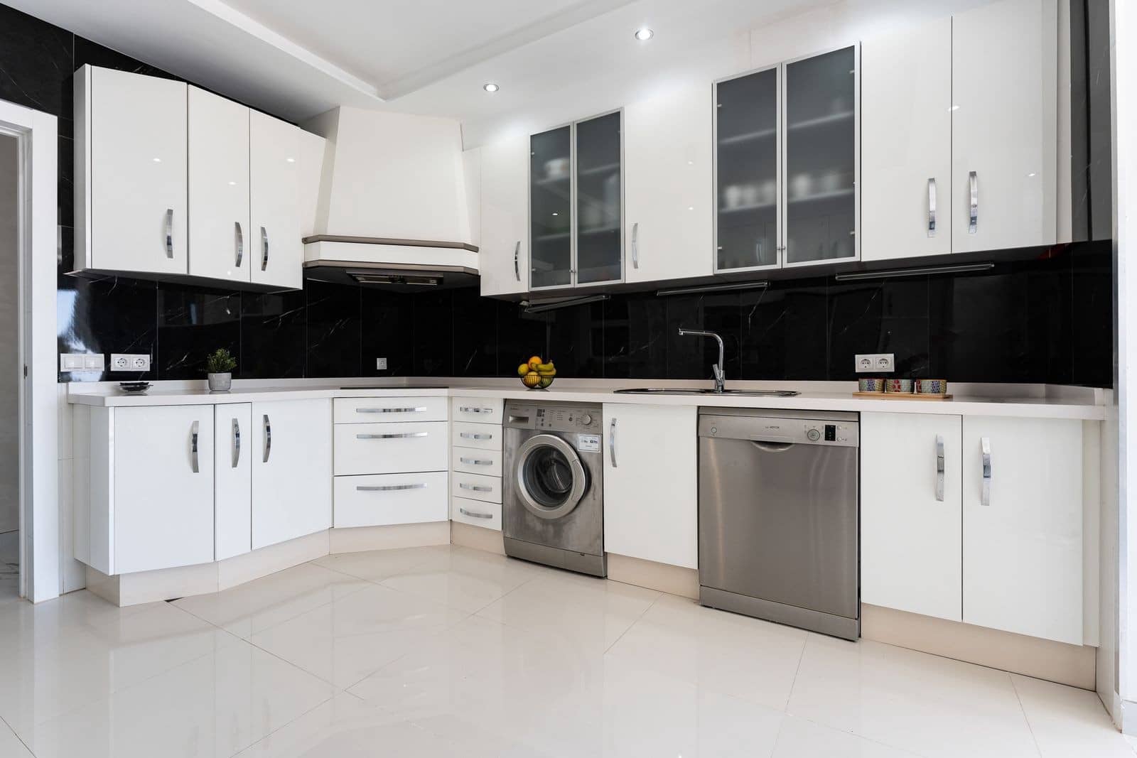 4 Zimmer Villa zu verkaufen in Riviera del Sol mit Pool Garage - 1.350.000 € (Ref: 9939680)