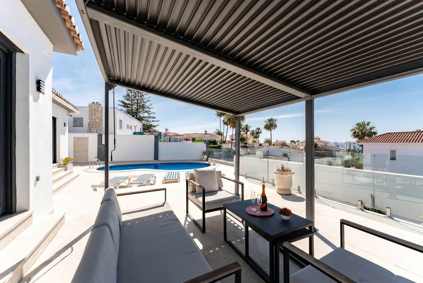 4 Zimmer Villa zu verkaufen in Riviera del Sol mit Pool Garage - 1.350.000 € (Ref: 9939680)