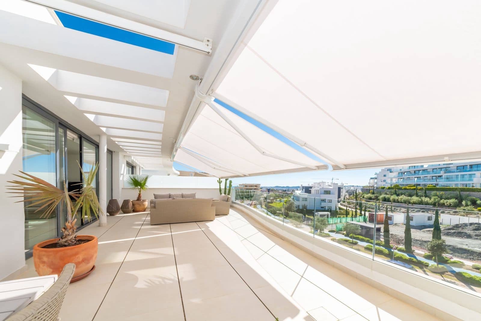 3 soveværelse Penthouse til salg i Fuengirola med swimmingpool garage - € 849.000 (Ref: 9939681)