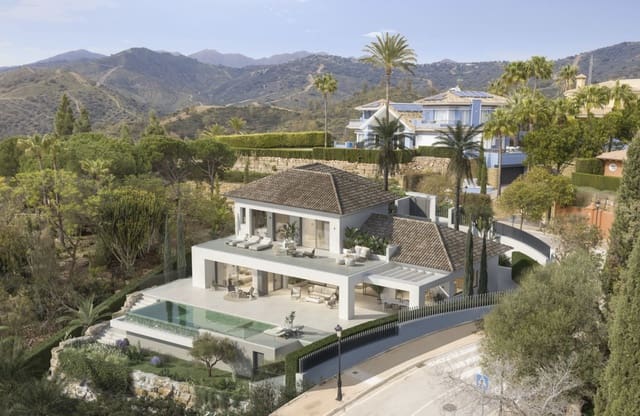 5 bedroom Villa for sale in Marbella with pool garage - € 4,400,000 (Ref: 9942041)