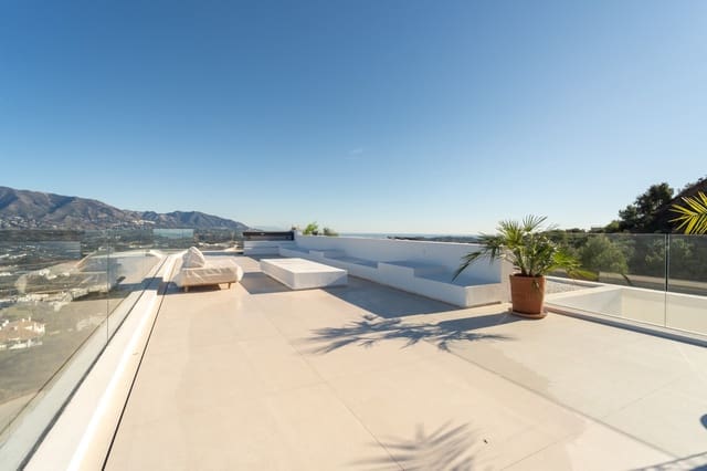 5 Zimmer Villa zu verkaufen in Mijas Costa, Mijas mit Pool Garage - 3.100.000 € (Ref: 9942043)