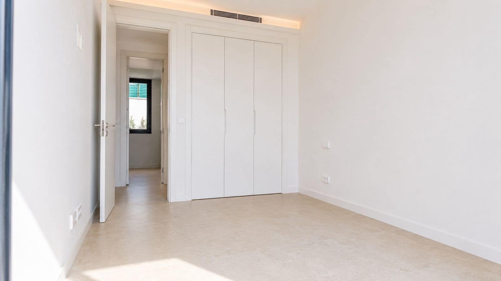 3 sovrum Villa till salu i Benahavis med pool garage - 2 200 000 € (Ref: 9942044)
