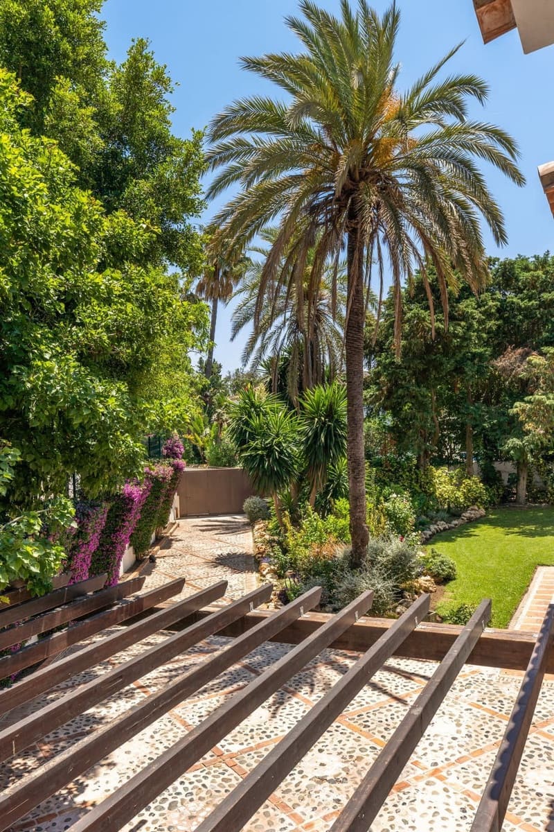 4 slaapkamer Villa te koop in Guadalmina met zwembad garage - € 3.800.000 (Ref: 9942046)