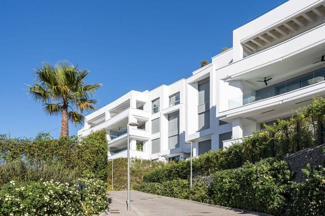 3 sypialnia Apartament na sprzedaż w Marbella z basenem garażem - 1 550 000 € (Ref: 9943941)