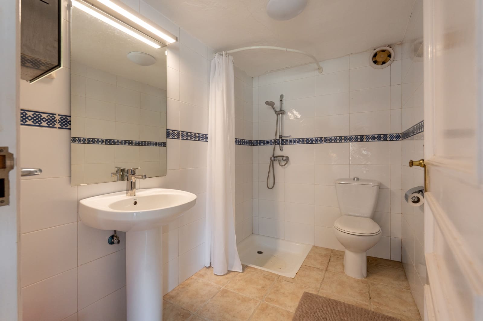6 bedroom Villa for sale in Mijas Costa with pool garage - € 1,895,000 (Ref: 9953961)