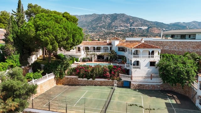 6 quarto Moradia para venda em Mijas Costa, Mijas com piscina garagem - 1 895 000 € (Ref: 9953961)