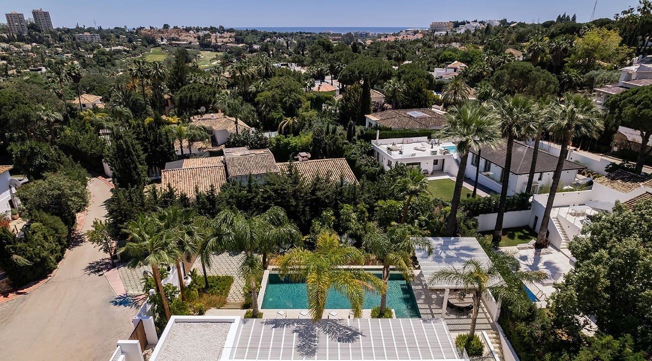 4 chambre Villa/Maison à vendre à Nueva Andalucia avec piscine garage - 4 995 000 € (Ref: 9953965)